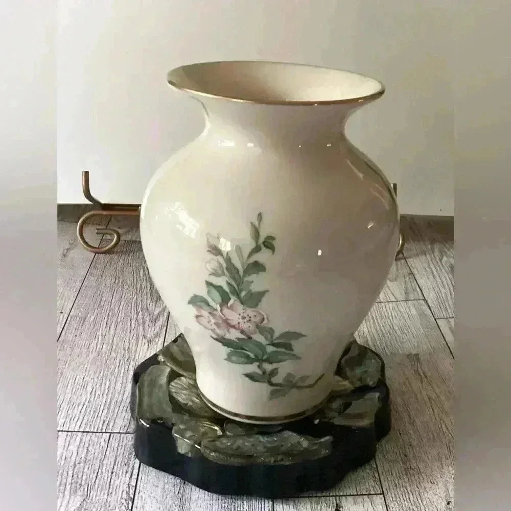 LENOX SERENADE GOLD TRIM BIRD AND FLOWER MOTIF VASE